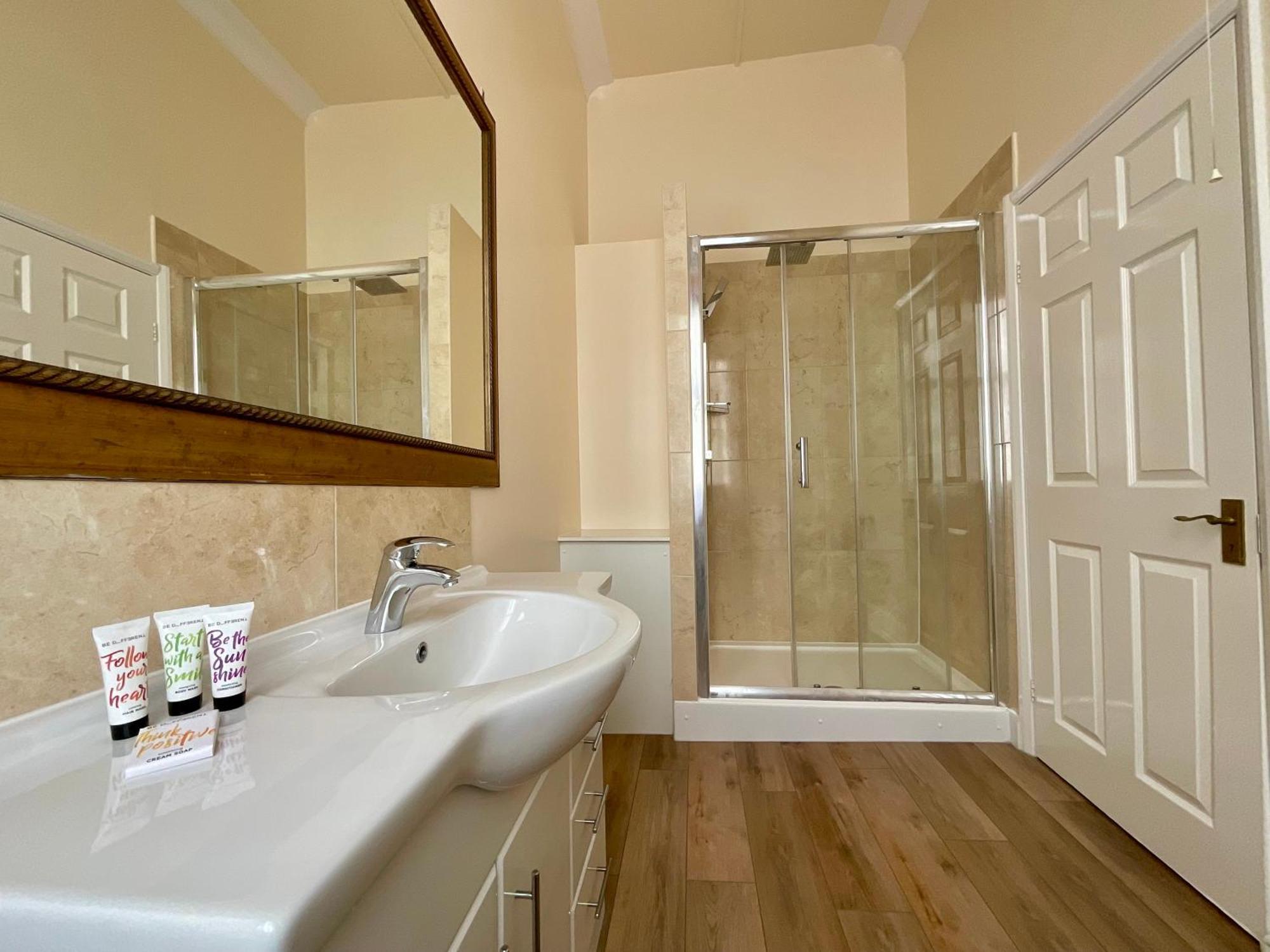 Vernon Guesthouse Eastbourne Zewnętrze zdjęcie
